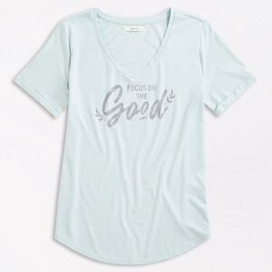 NWT Maurices Focus On The Good V Neck Graphic Short Sleeve Tee M